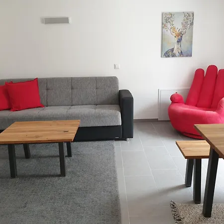 Wohnung-nummer-2 *